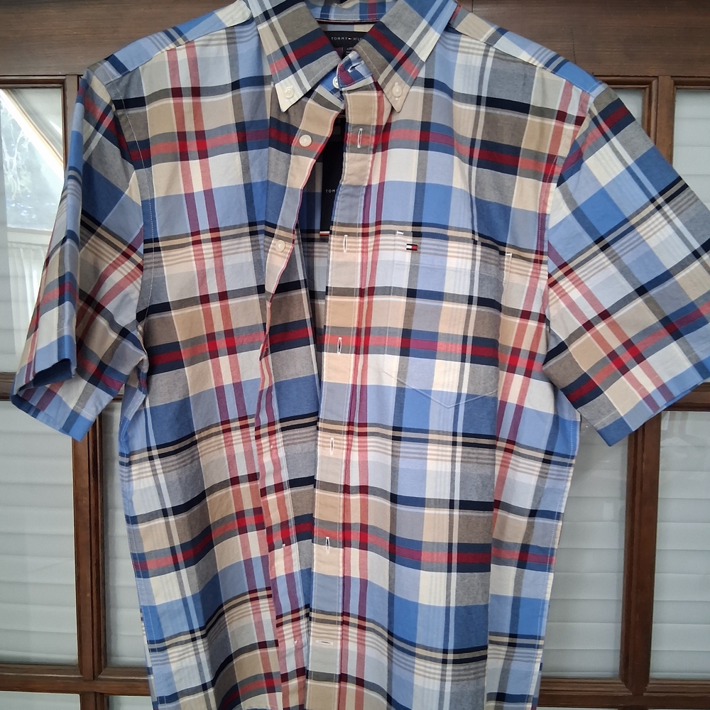 Tommy Hilfiger Blue, Red & Tan Plaid Short-Sleeve Button-Down Shirt